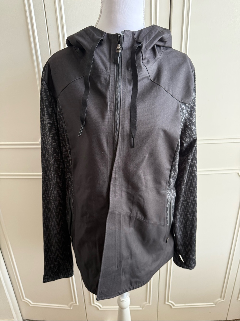 The North Face Women’s Light Jacket